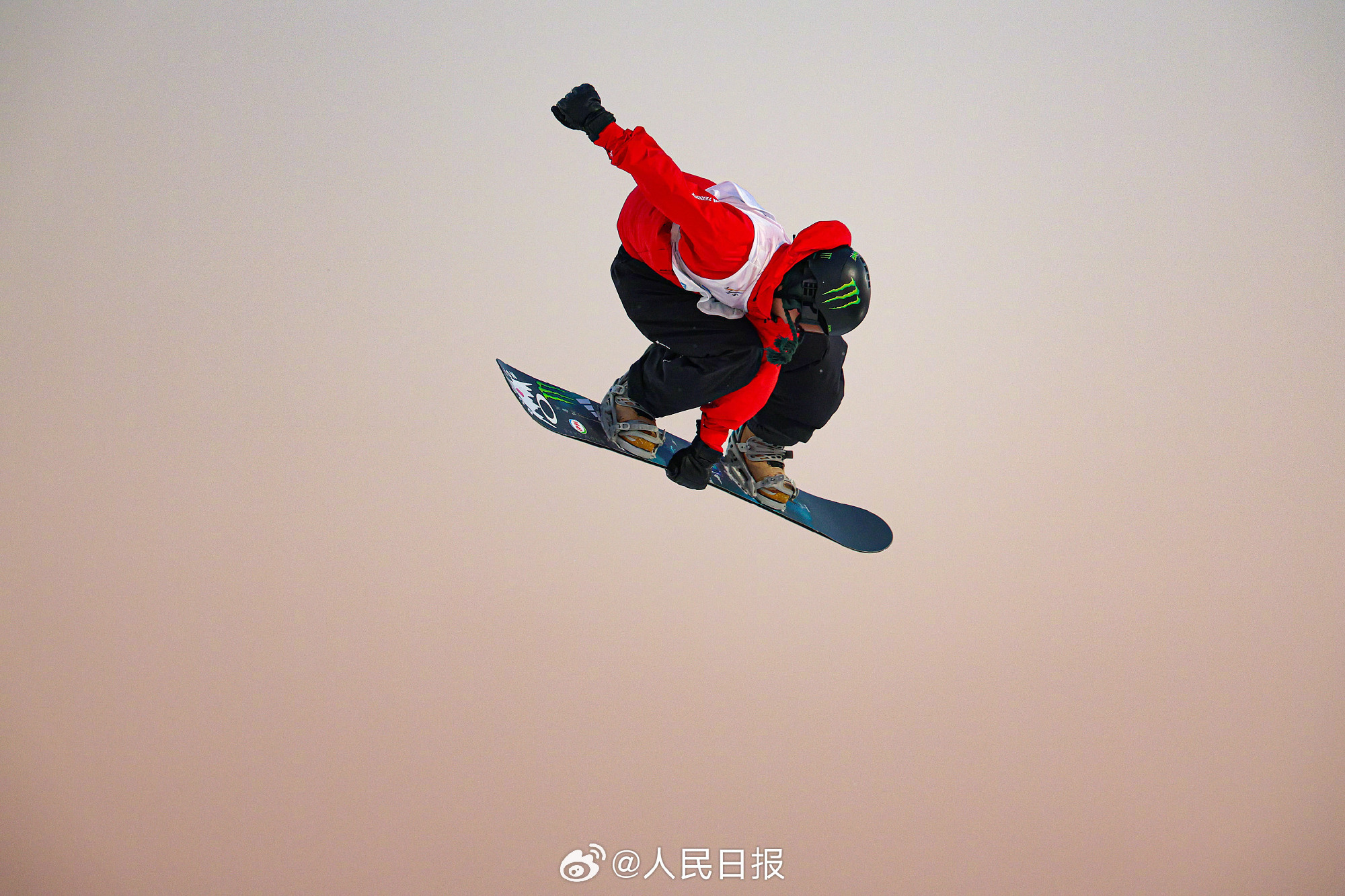 FB体育平台-韩国运动员在自由式滑雪大回转项目中发挥出色